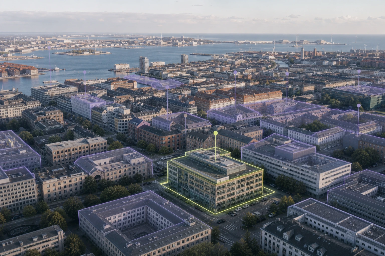 Bredt københavnsk ejendomsatlas med én erhvervsejendom fremhævet til nærmere screening.