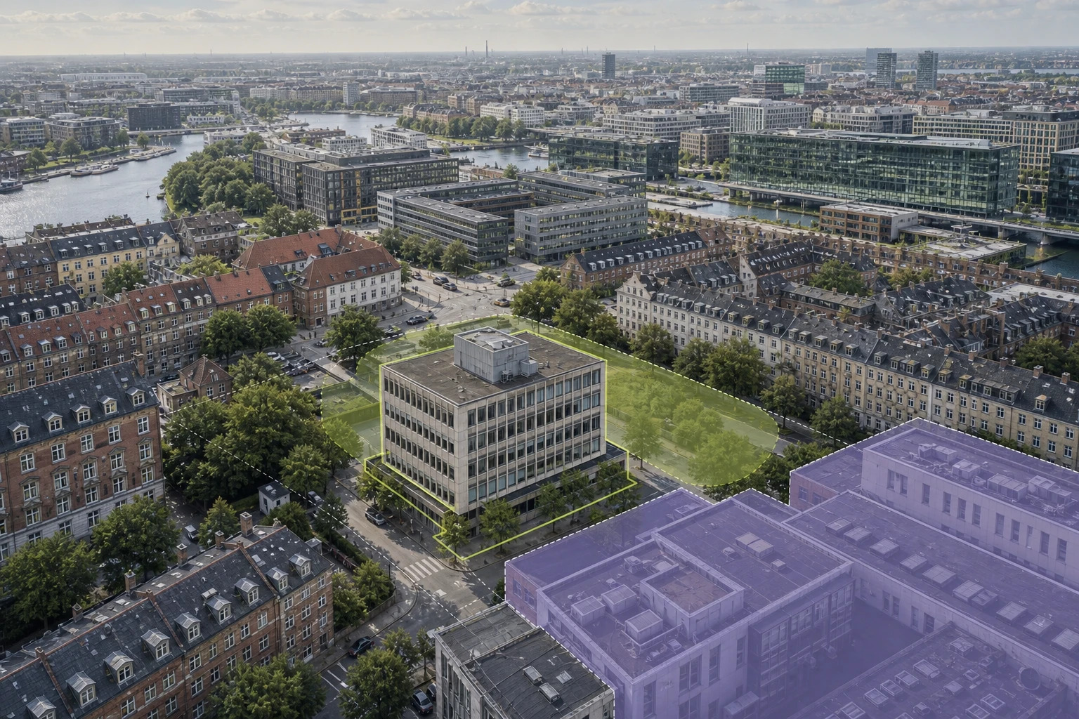 Kontorejendom i København fremhævet blandt ældre og nyere bybygninger.