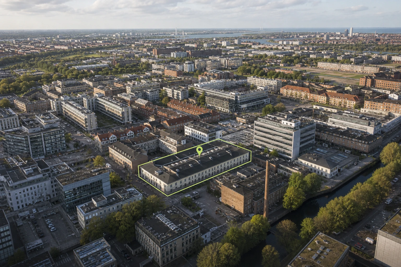 Københavnsk erhvervsejendom fremhævet til tomgangskontrol uden visuel konklusion om faktisk brug.